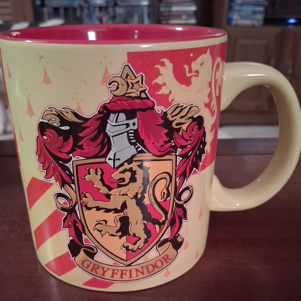 Oversized HARRY POTTER GRYFFINDOR Collectible Mug